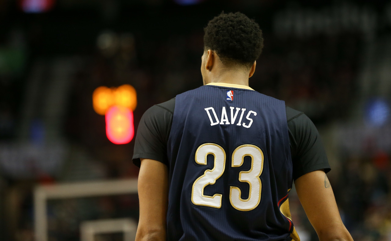 mk体育下载-23号球衣给了双向球员！美媒提问：鹈鹕应退役浓眉的23号球衣吗？